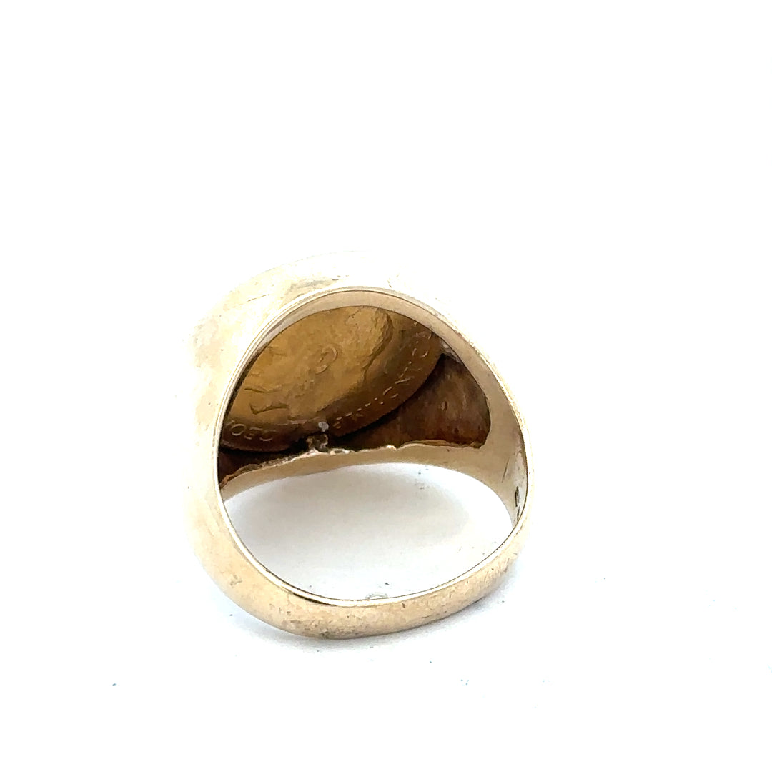 9ct yellow gold 1914 half sovereign ring in size S, unbranded, featuring detailed vintage coin design and gold finish.