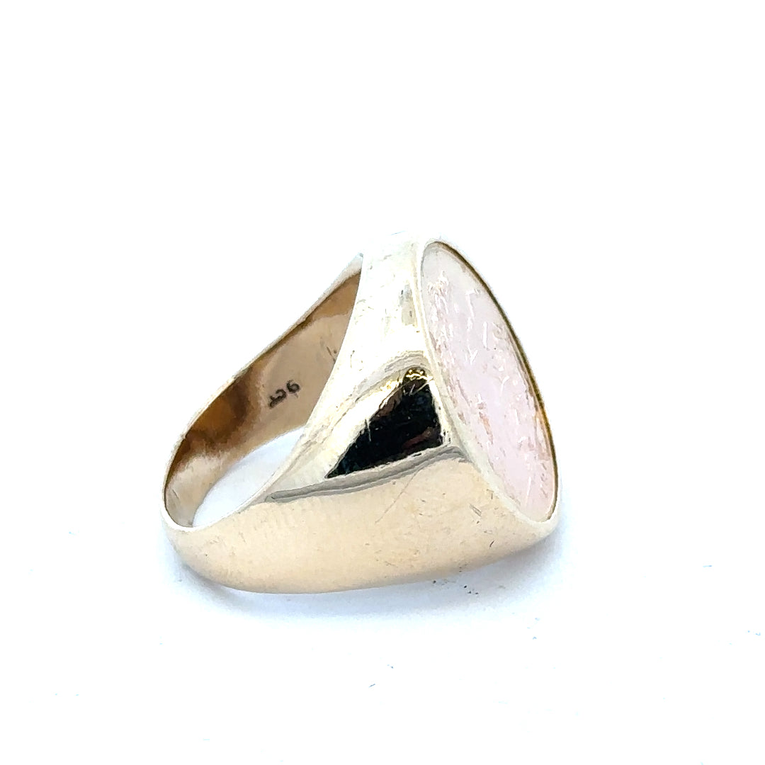 9ct yellow gold 1914 half sovereign ring in size S, featuring classic coin design and detailed craftsmanship.