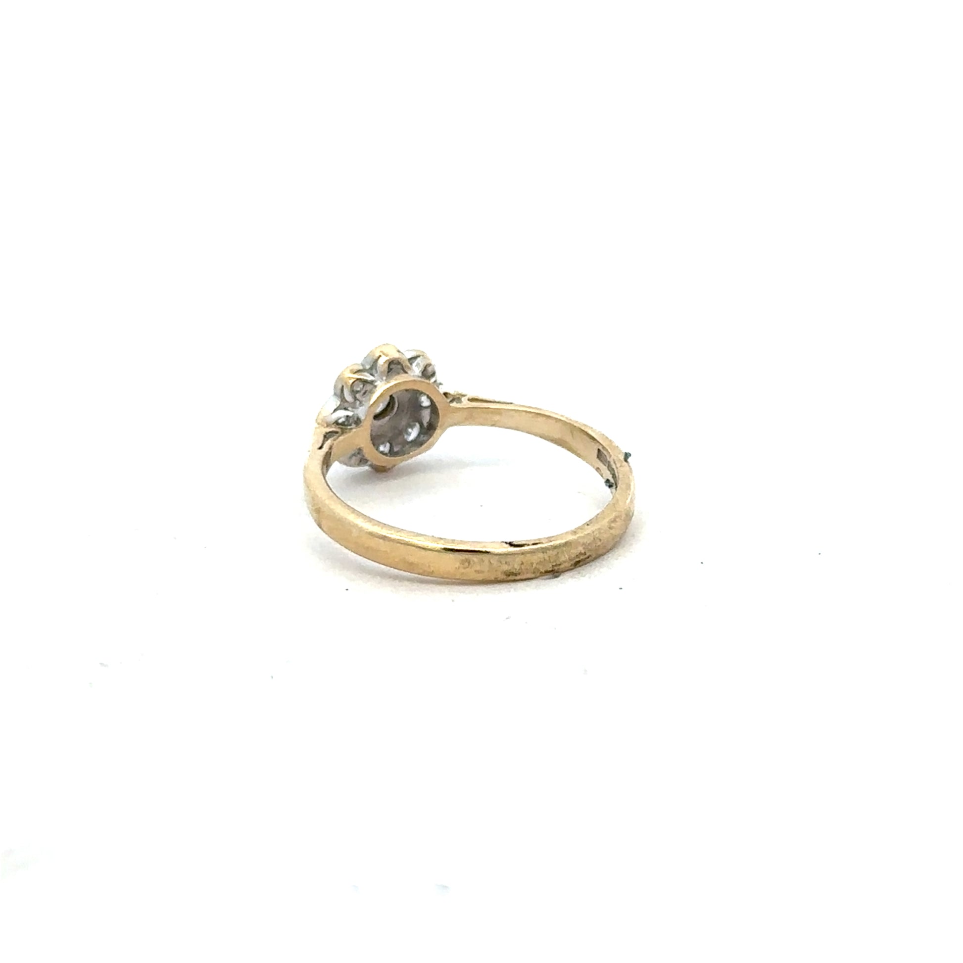 9ct yellow gold diamond ring with 25pts of diamonds in size L, featuring a classic design and unbranded craftsmanship.