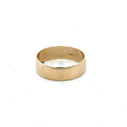 9ct yellow gold band ring in size Q1, unbranded, showcasing a smooth, polished finish with a classic circular design.