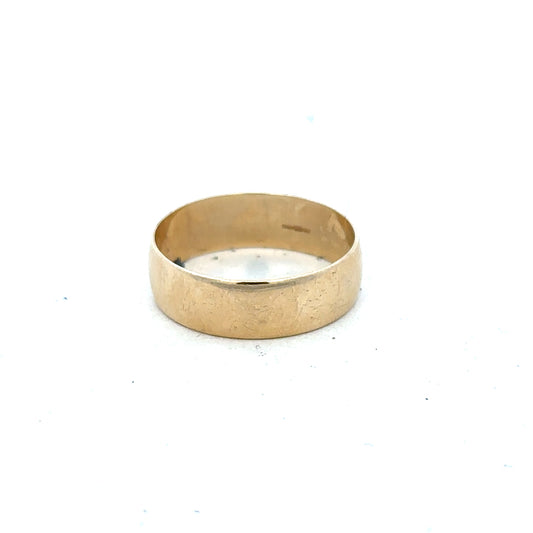 9ct yellow gold band ring in size Q1, unbranded, showcasing a smooth, polished finish with a classic circular design.