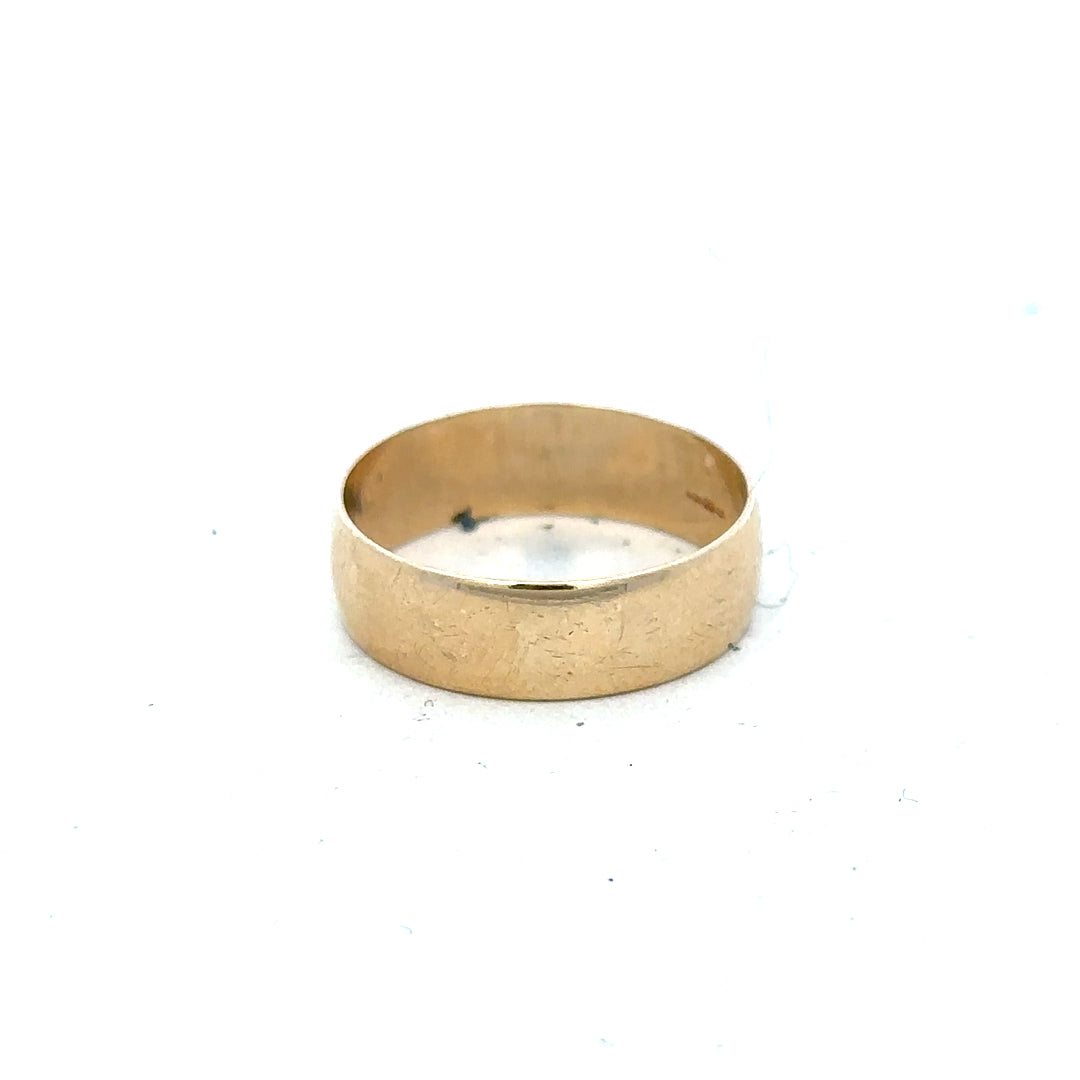 9ct yellow gold band ring in size Q1 with a smooth, polished finish, unbranded jewelry for elegant everyday wear.