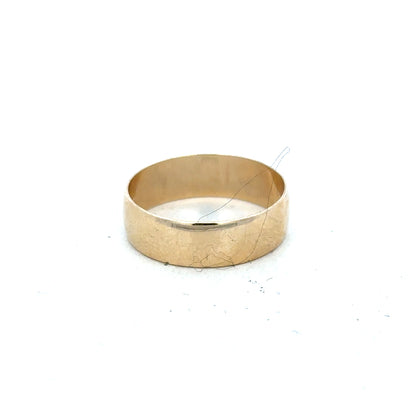 9ct yellow gold band ring in size Q1, featuring a simple smooth design, unbranded, shown on a plain background