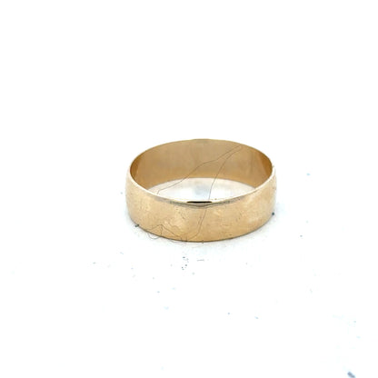 9ct yellow gold band ring in size Q1, unbranded, with a smooth polished finish and classic design.