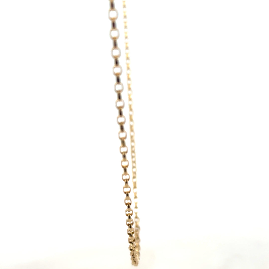 9ct yellow gold belcher chain weighing 5.2g, close-up of the unbranded gold jewelry with interlinked chain links.