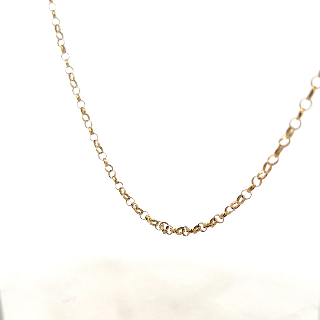 9ct yellow gold belcher chain weighing 5.2g, unbranded jewelry with classic linked design, shown in close-up.