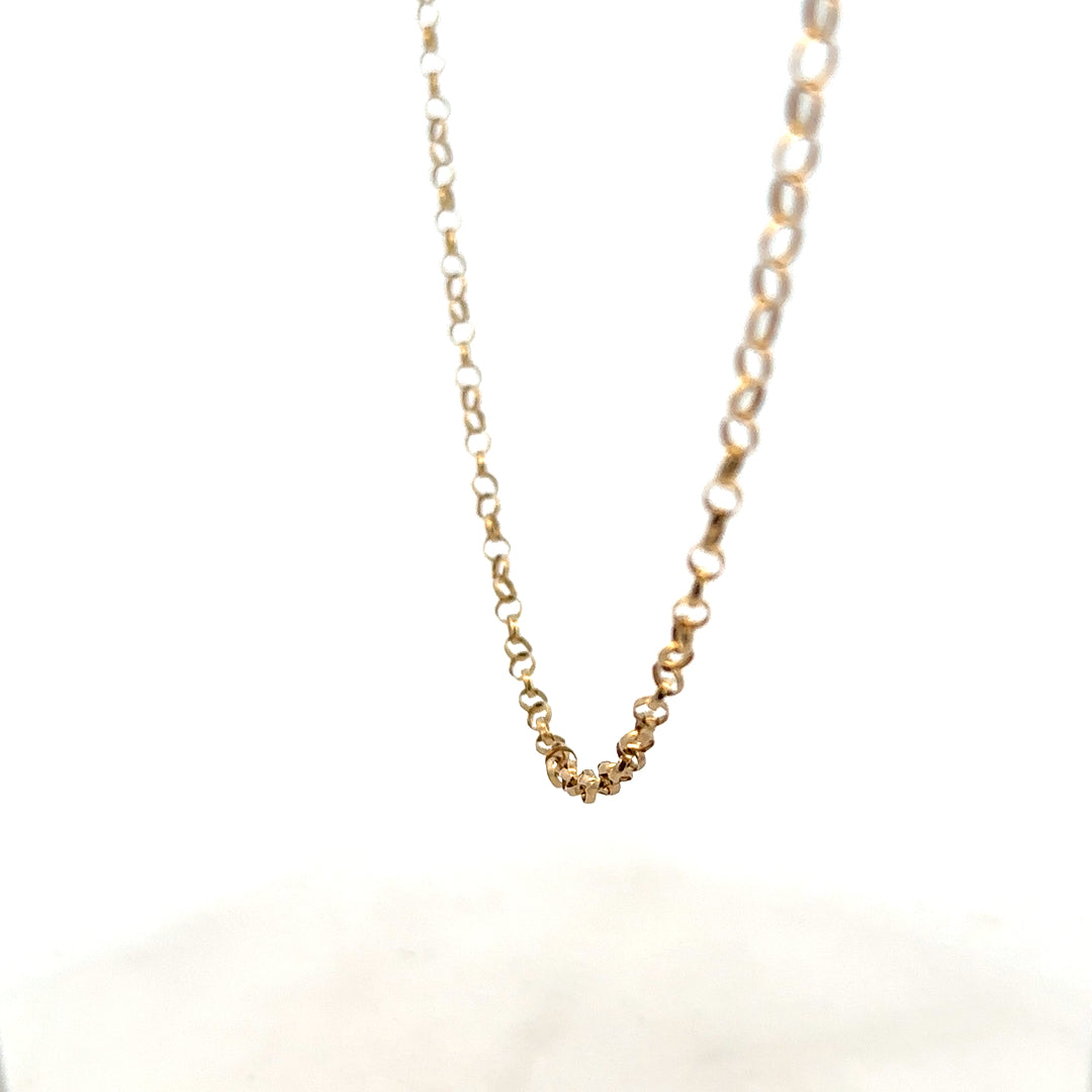 9ct yellow gold belcher chain weighing 5.2g, unbranded, with detailed links visible in the jewelry image.