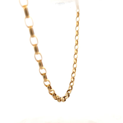 Yellow gold belcher chain, 9 carat, 6.4g, unbranded jewelry with interlocking links, close-up view of the chain's detailed design.