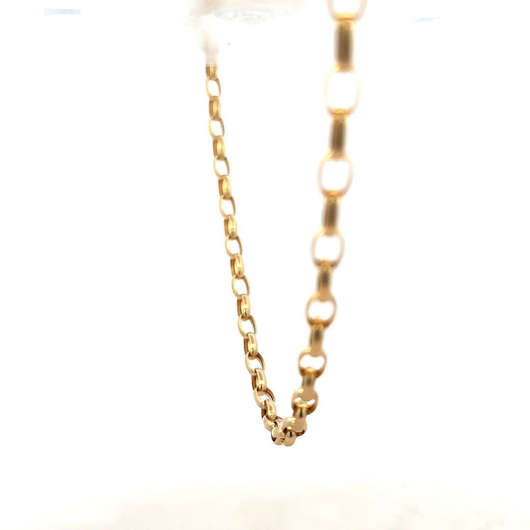 9ct yellow gold belcher chain weighing 6.4g, featuring classic interlinked gold links, unbranded jewelry for everyday wear.