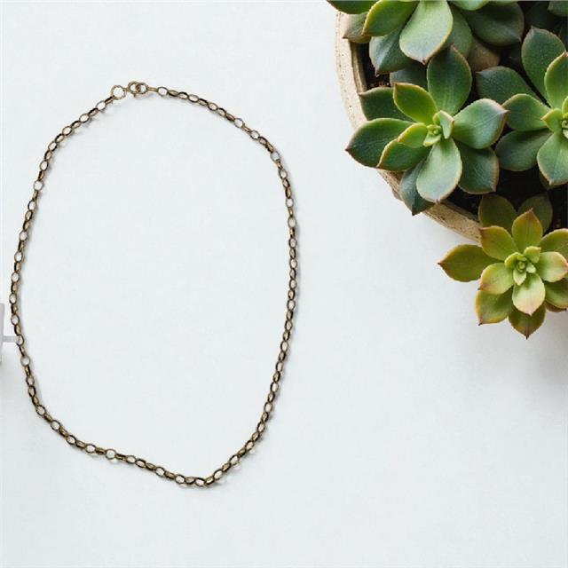 9ct yellow gold belcher chain weighing 6.6g, unbranded jewelry with classic linked design, shown on a plain background.