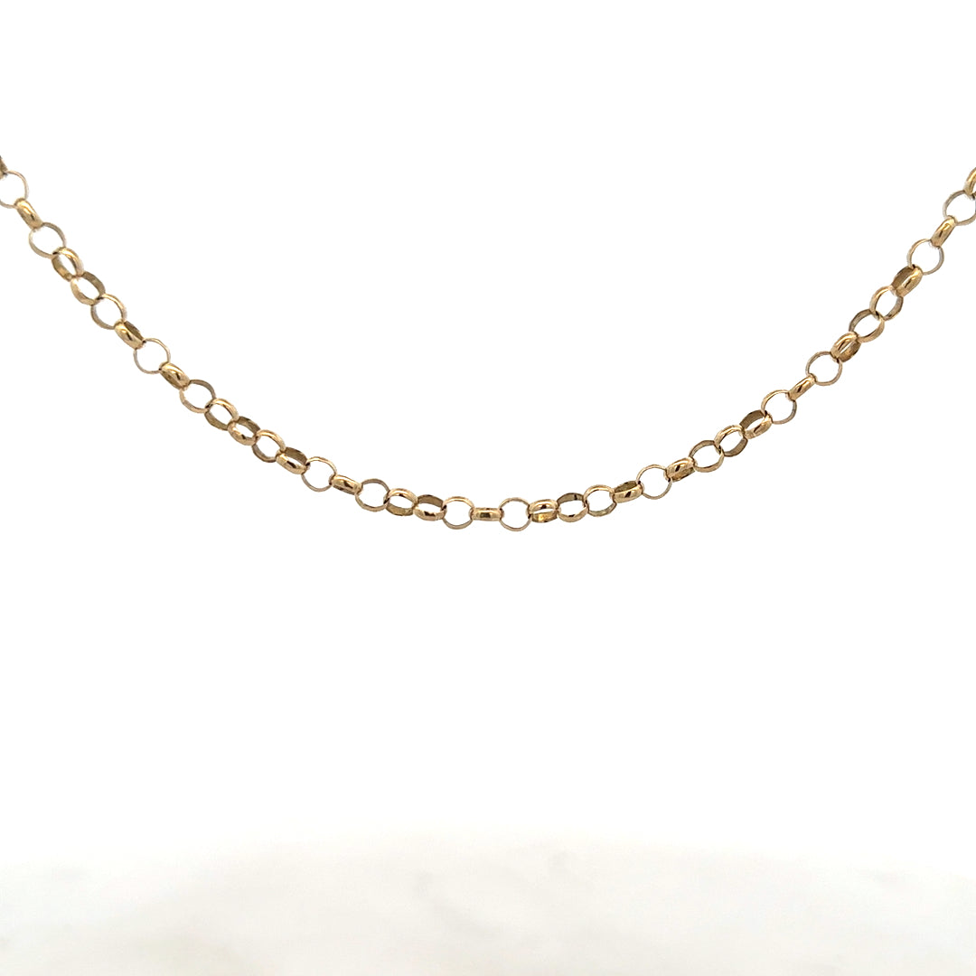 9ct yellow gold belcher chain weighing 7.6g, unbranded jewelry piece with detailed link design.