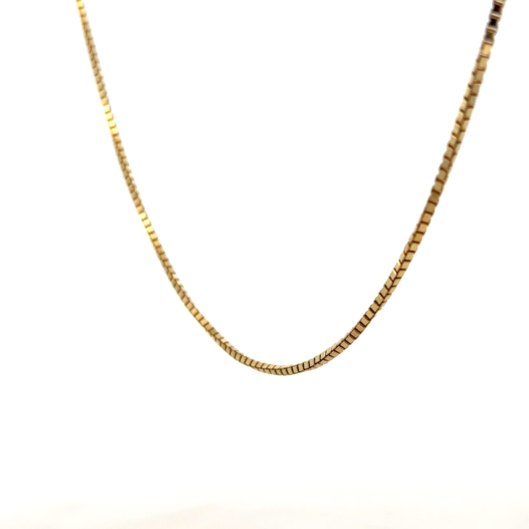 9ct yellow gold box chain weighing 6.4g, featuring a sleek, polished design and secure clasp, ideal for everyday wear.