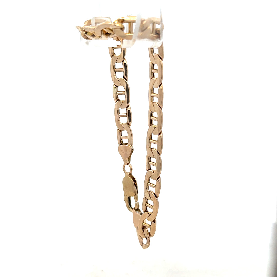 9ct yellow gold bracelet weighing 8.6g, featuring a delicate chain design, designed for elegant jewelry wear
