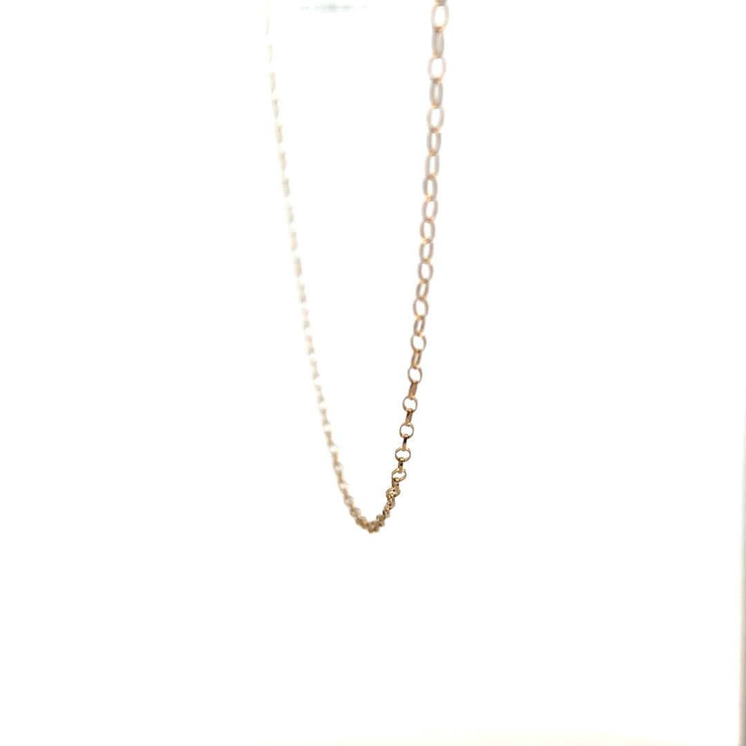 9ct yellow gold chain weighing 0.7g, unbranded, with a classic link design, shown on a plain background.