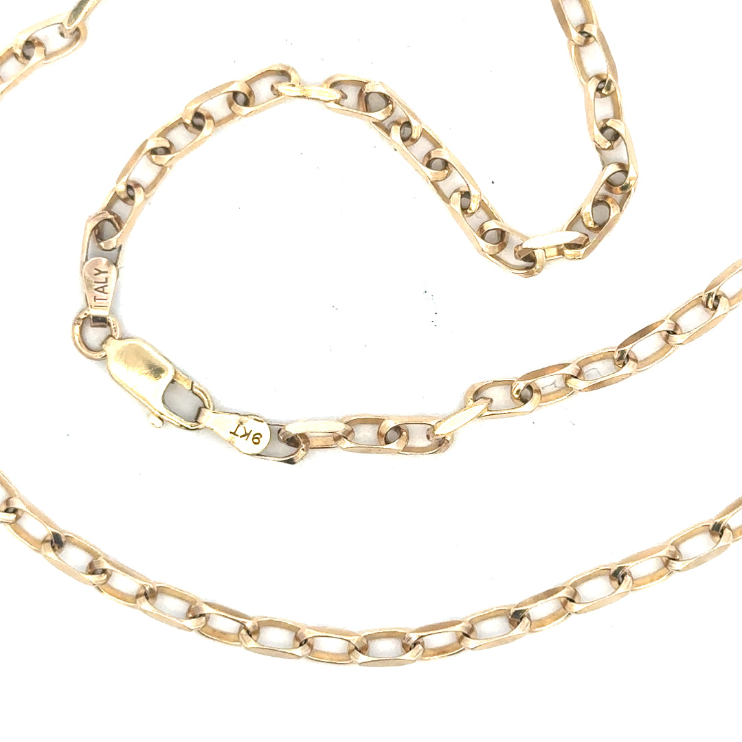 9ct yellow gold chain weighing 10.9g, unbranded, with a classic link design perfect for everyday wear.