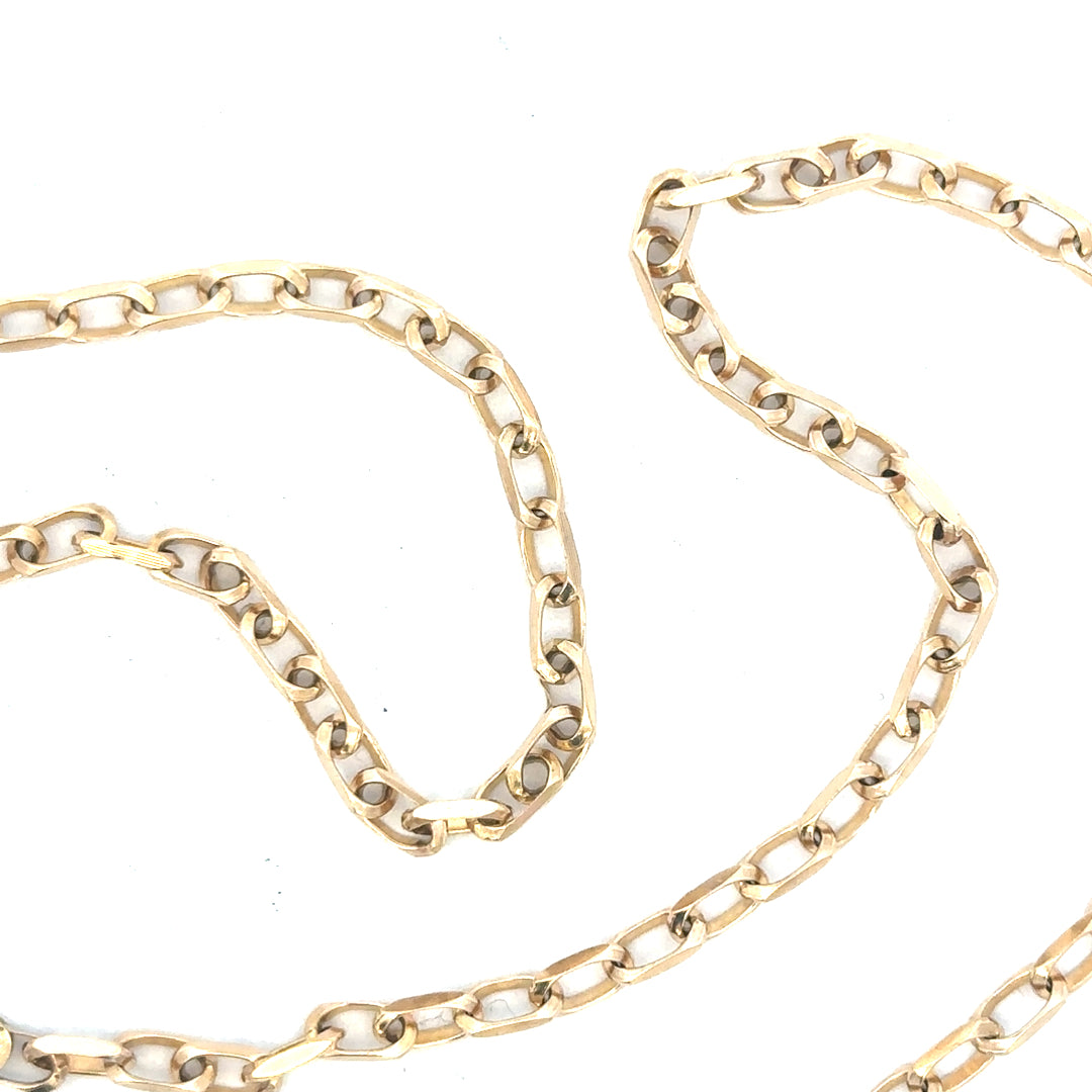 9ct yellow gold chain weighing 10.9g, unbranded, featuring a classic link design, displayed on a neutral background.