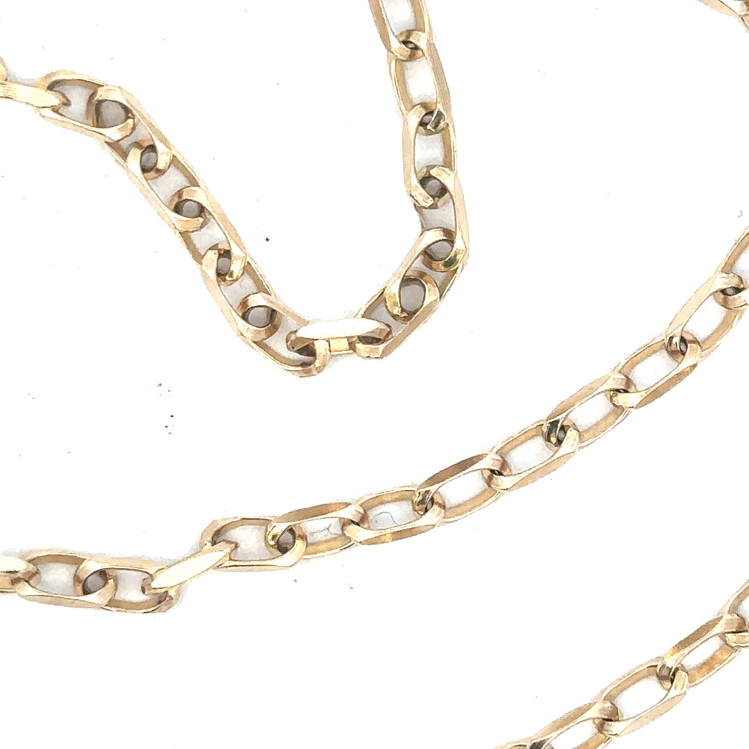 9ct yellow gold chain weighing 10.9g, unbranded, with a classic design and detailed links, shown on a plain background.