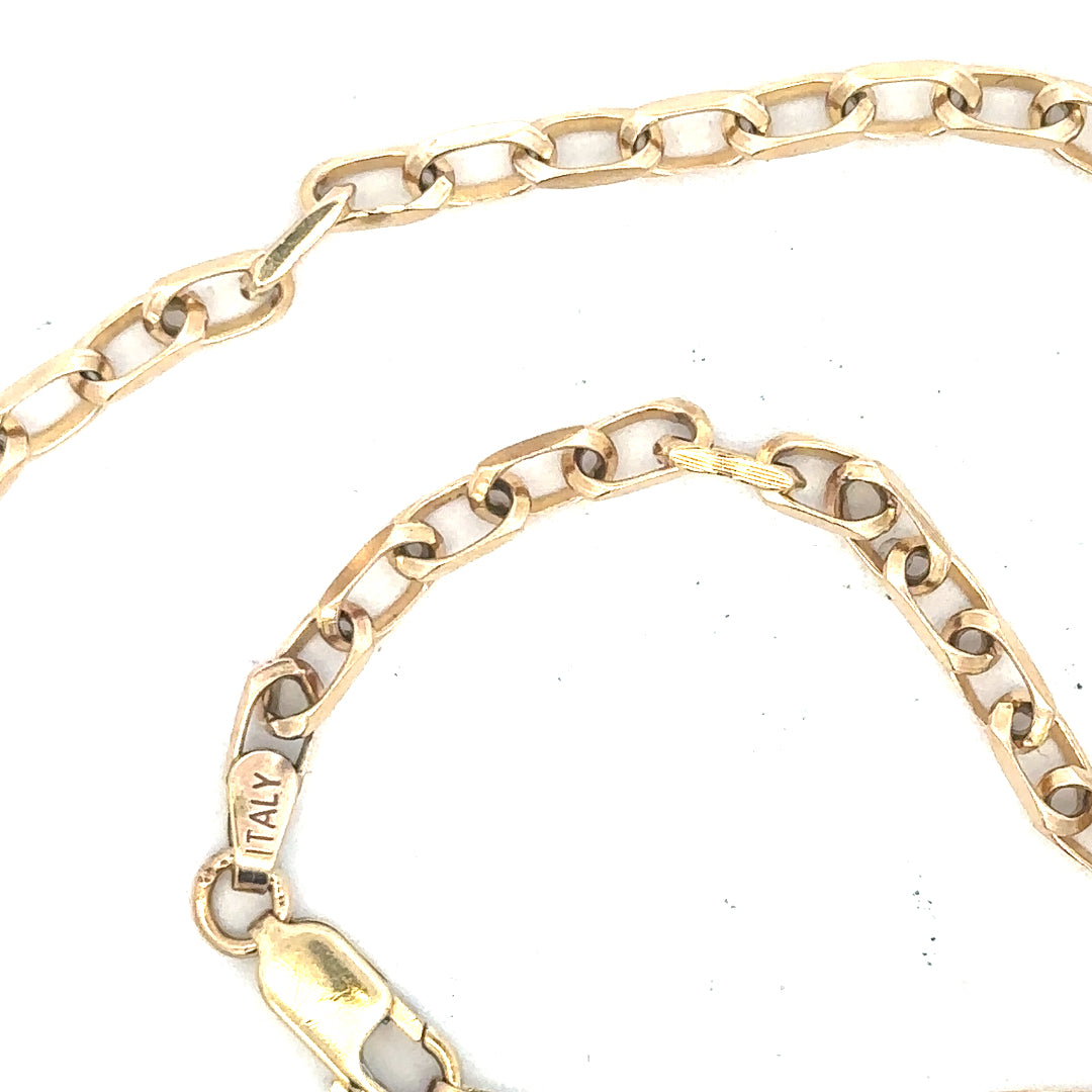 9ct yellow gold chain weighing 10.9g, unbranded, with a classic link design, shown in a close-up image.