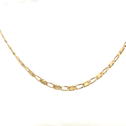 9ct yellow gold chain weighing 13.1g, featuring a classic link design, unbranded jewelry for elegant everyday wear.