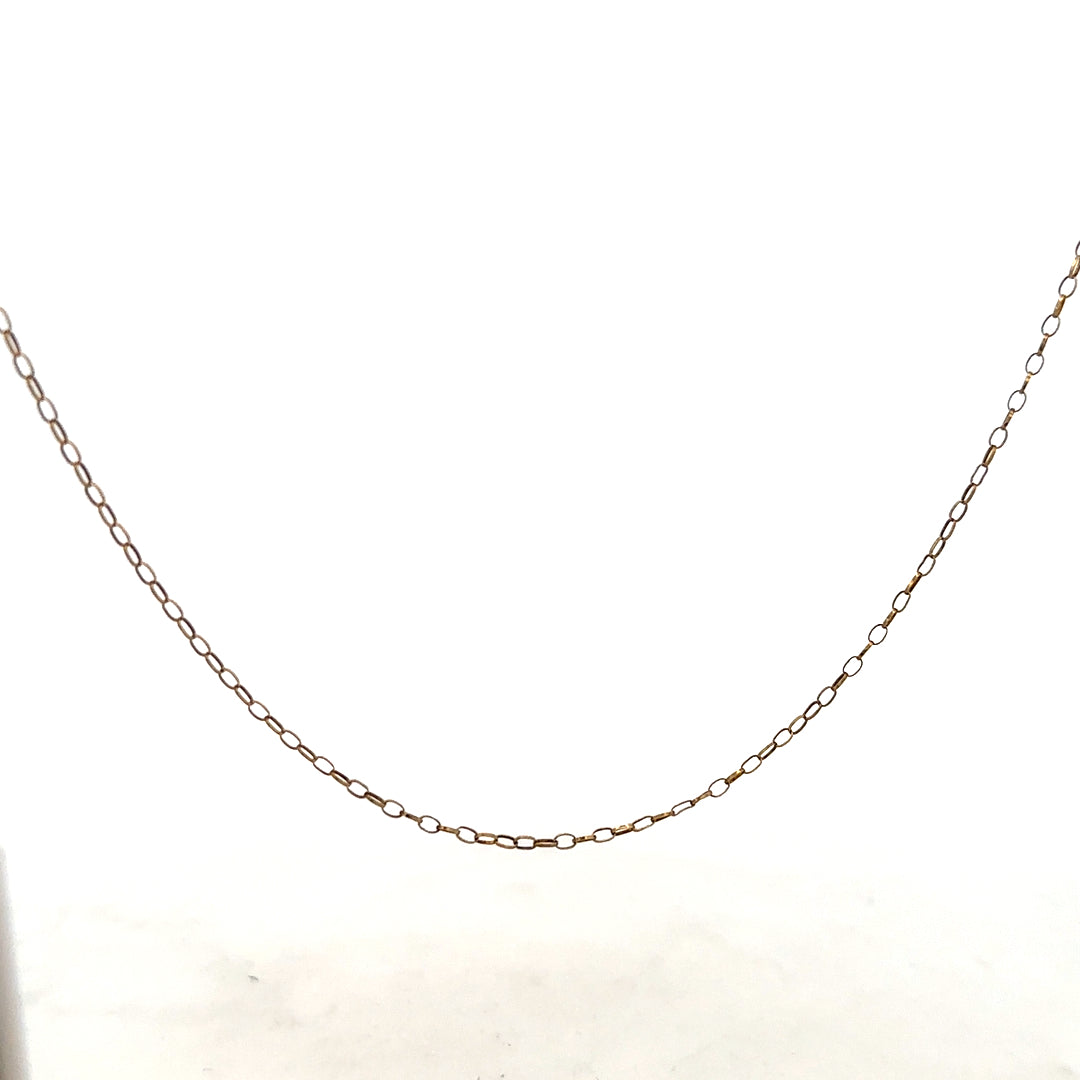 9ct yellow gold chain weighing 1g, unbranded, with a delicate link design, shown against a plain background.