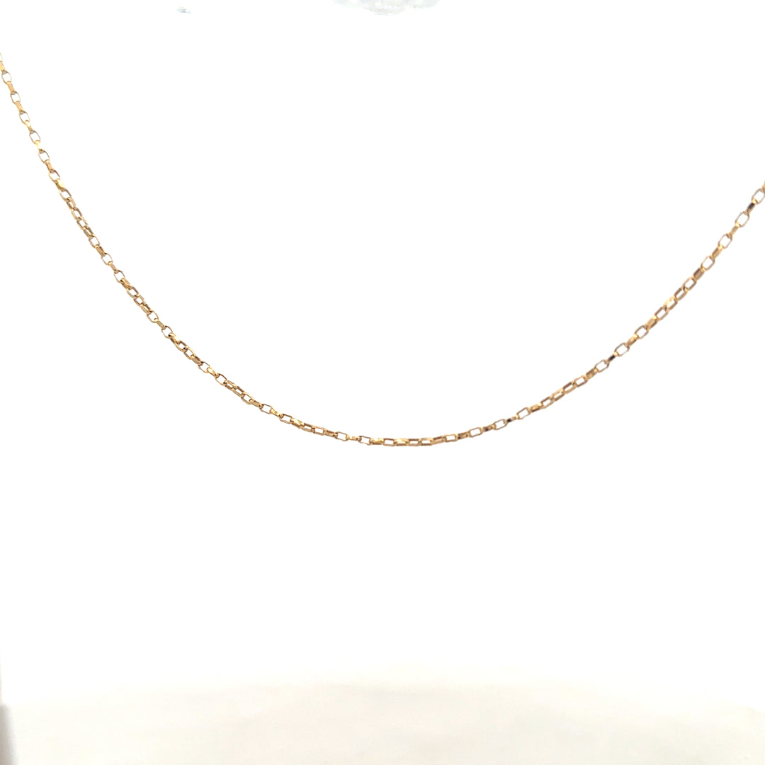 9ct yellow gold chain weighing 2.2g, featuring a delicate link design, unbranded jewelry for everyday wear