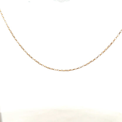 9ct yellow gold chain weighing 2.2g, featuring a delicate link design, unbranded jewelry for everyday wear