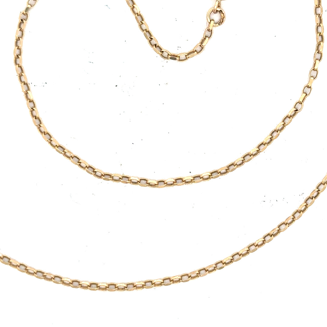 9ct yellow gold chain weighing 2.4g, unbranded, with a classic link design perfect for everyday wear
