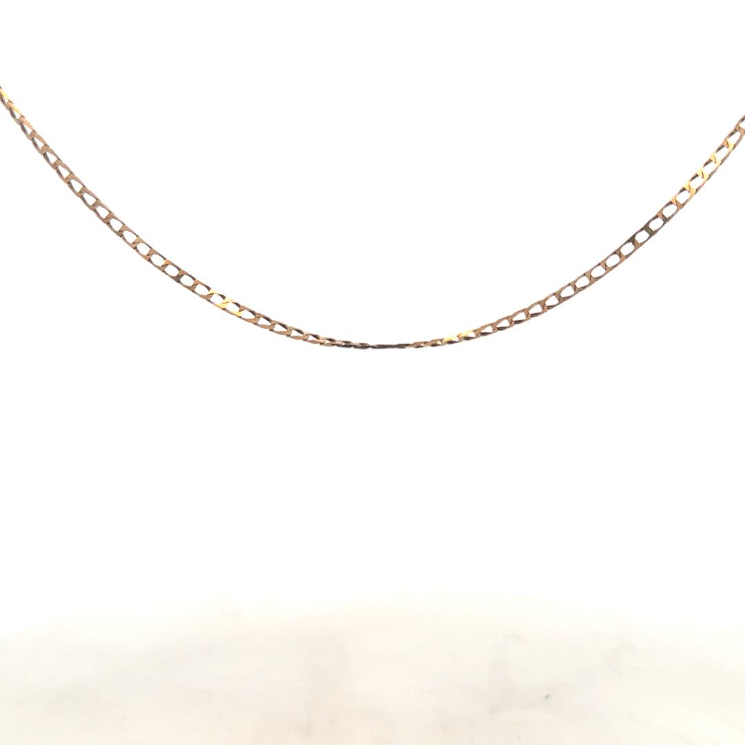 9ct yellow gold chain weighing 3.1g, unbranded, with a classic link design, shown in a close-up view.