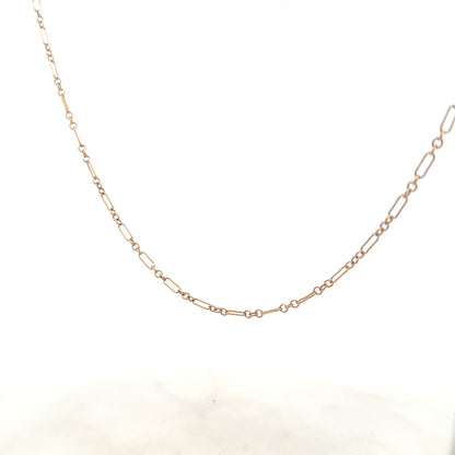 9ct yellow gold chain weighing 3.3g, featuring a classic link design, unbranded jewelry for everyday wear.