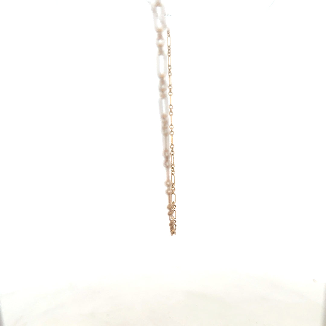 9ct yellow gold chain weighing 3.3g, featuring a classic link design, crafted with high-quality gold, unbranded.