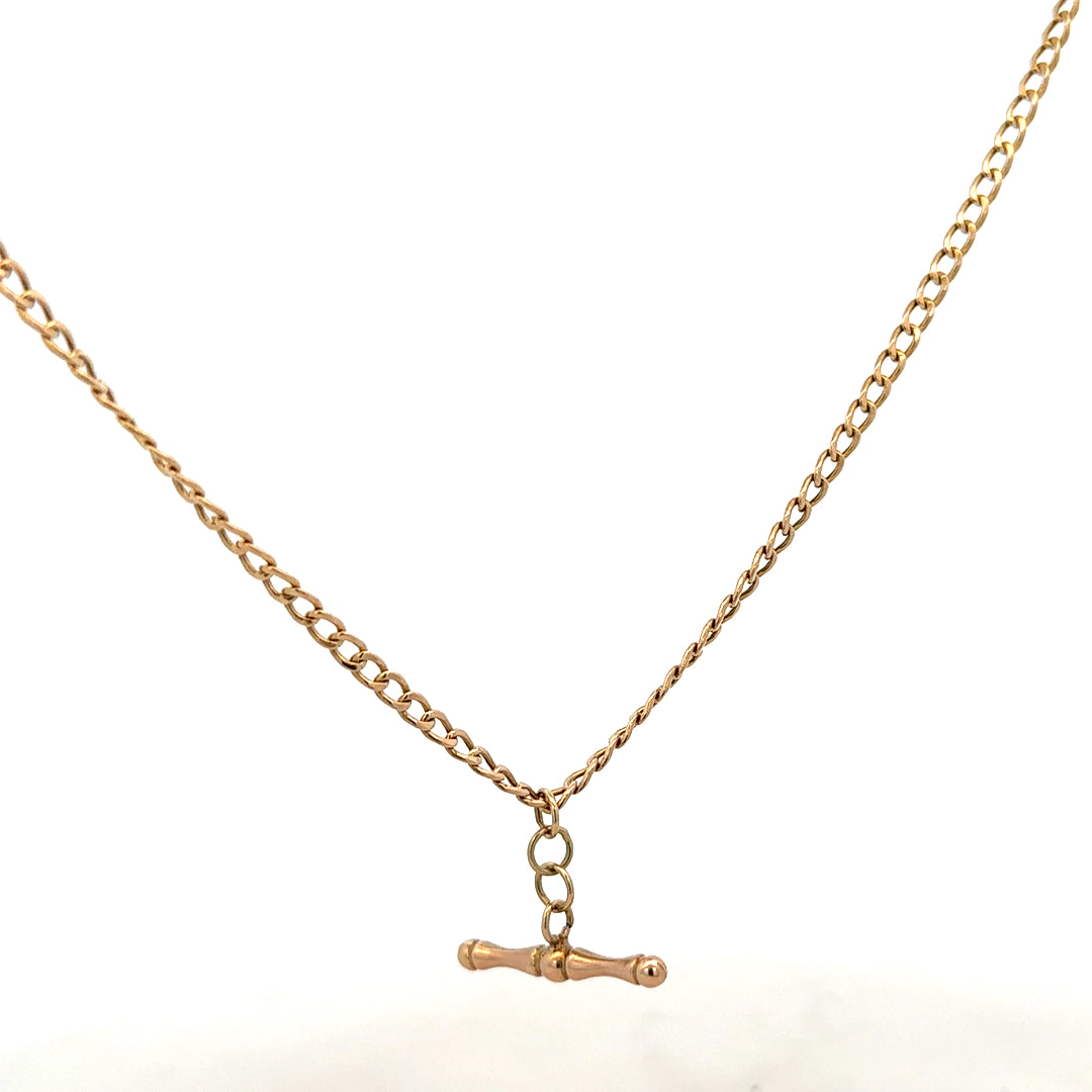 9ct yellow gold chain weighing 3.7g, featuring a classic link design, unbranded jewelry for everyday wear.