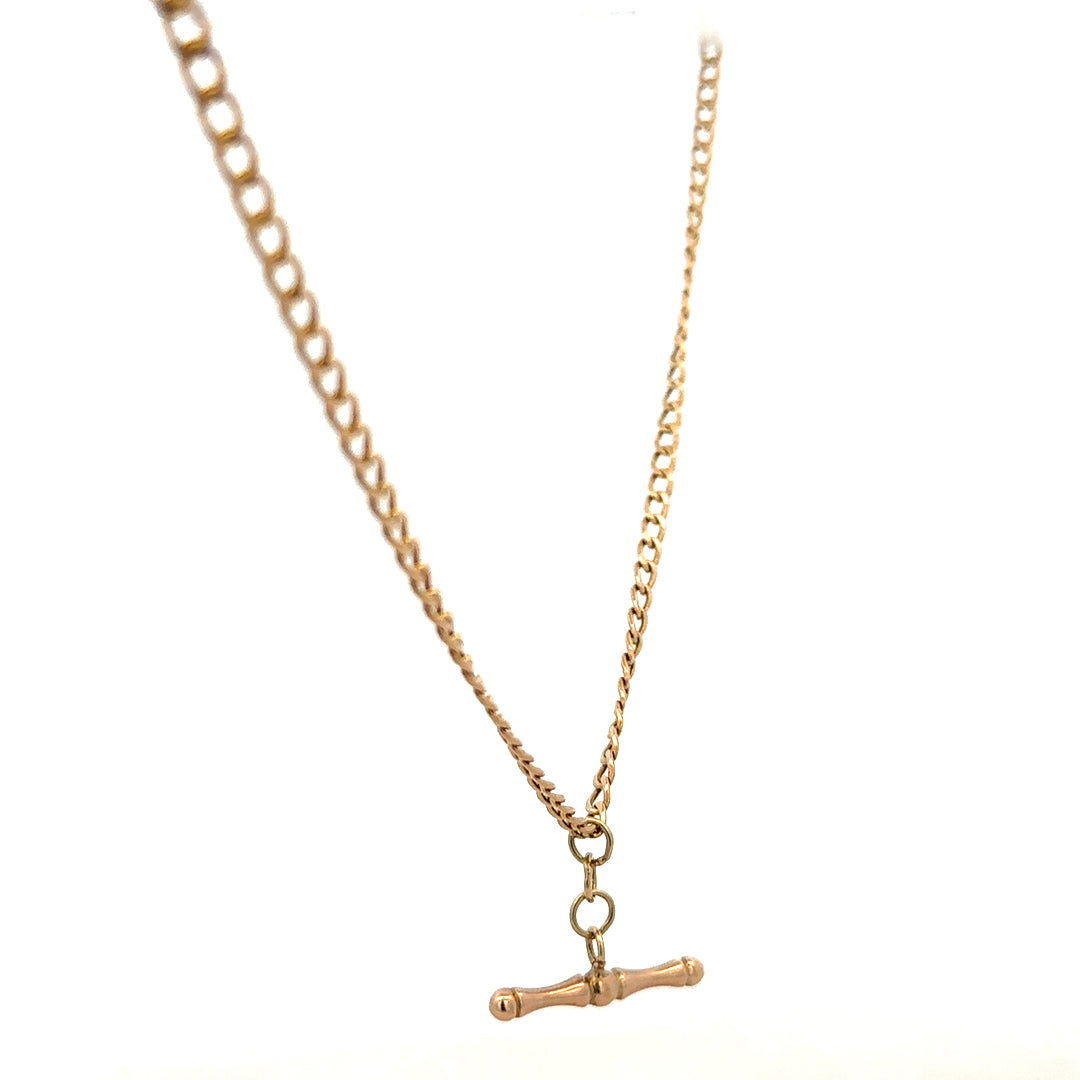 9ct yellow gold chain weighing 3.7g, featuring a classic link design, unbranded jewelry piece, ideal for everyday wear.