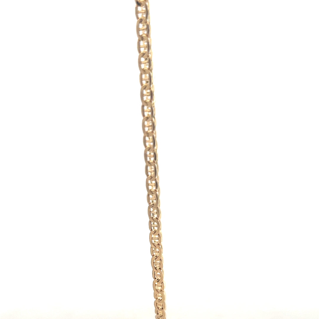 9ct yellow gold chain weighing 3.7g, featuring a classic link design, unbranded jewelry piece for everyday wear.