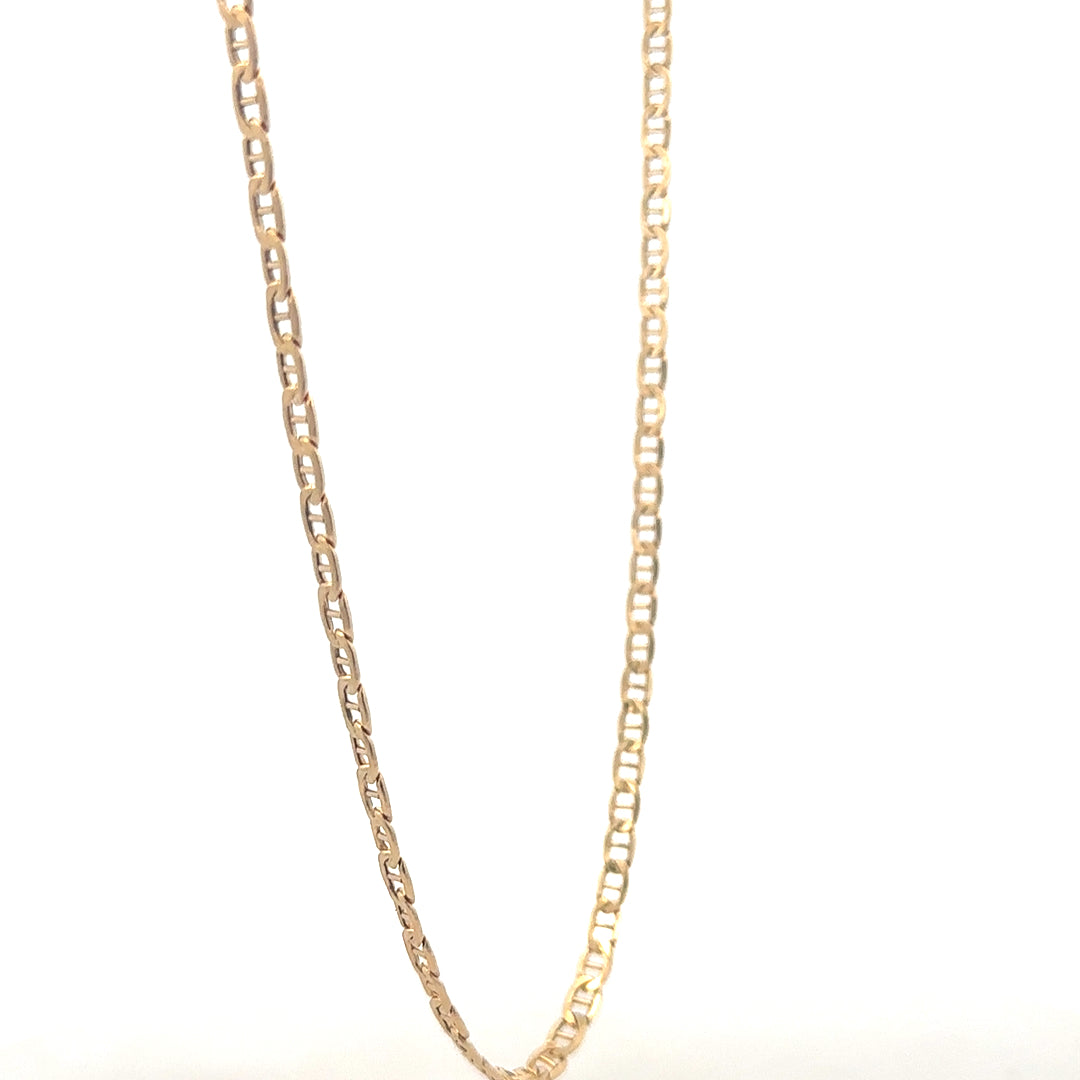 9ct yellow gold chain weighing 3.7g, unbranded, with a detailed close-up showing its fine links and polished finish.