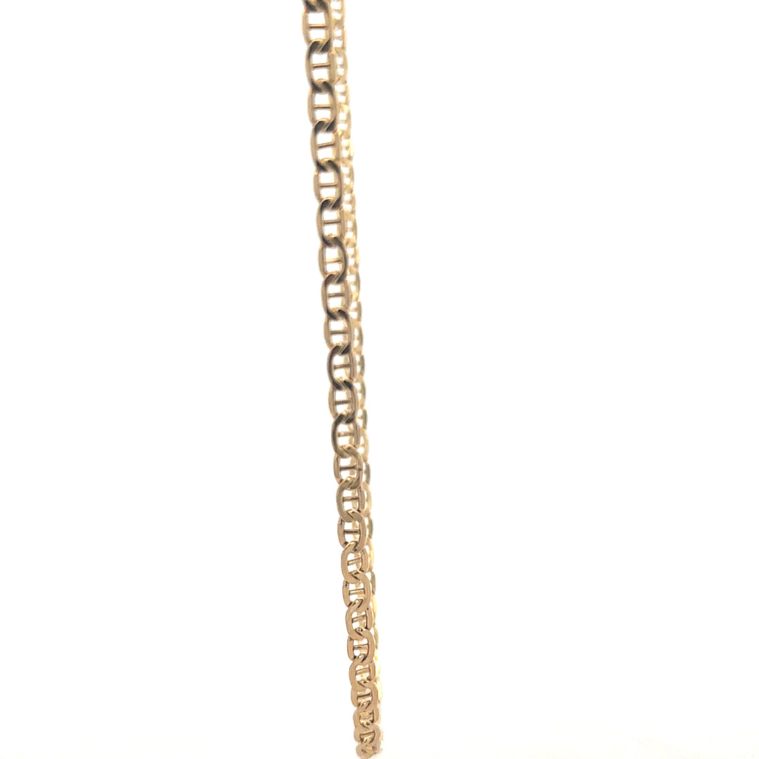 9ct yellow gold chain weighing 3.7g, featuring a delicate link design, unbranded jewelry suitable for everyday wear.