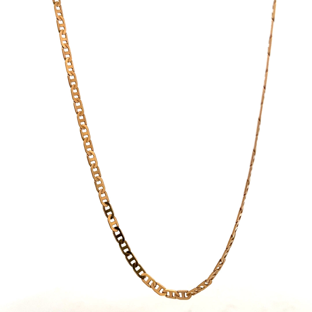 9ct yellow gold chain weighing 6.6 grams, unbranded, with a detailed close-up of the chain's link design and polished finish.