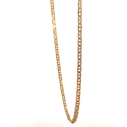 9ct yellow gold chain weighing 6.6g, featuring a classic link design, unbranded jewelry with a polished finish.