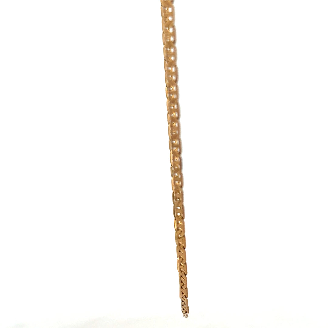 9ct yellow gold chain weighing 6.6g, unbranded jewelry with a classic link design, displayed on a plain background.