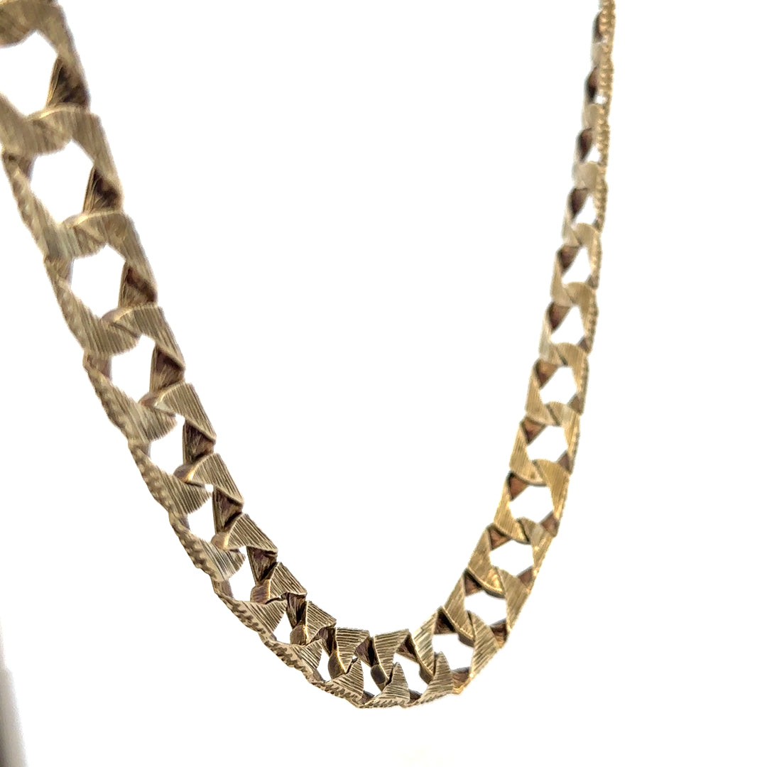 9ct yellow gold chain weighing 61.2g, featuring a classic design, unbranded jewelry piece with a polished finish.