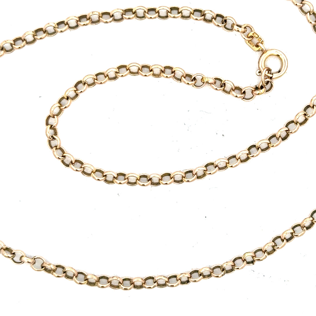 9ct yellow gold chain weighing 7.2g, featuring a classic design, shown on a plain background with a shiny finish.