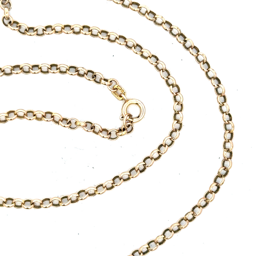 9ct yellow gold chain weighing 7.2g, unbranded jewelry with a classic design, visible close-up of the chain links.