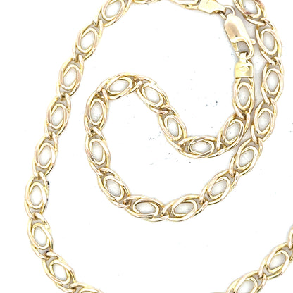 9ct yellow gold chain weighing 7.8g, featuring a classic link design, unbranded jewelry for everyday wear.