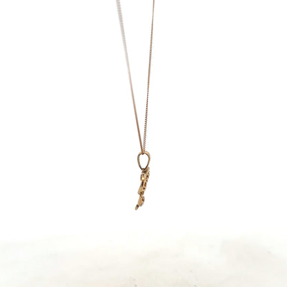 9ct yellow gold chain with mum pendant, 1.7g, unbranded jewelry featuring classic design and detailed craftsmanship.