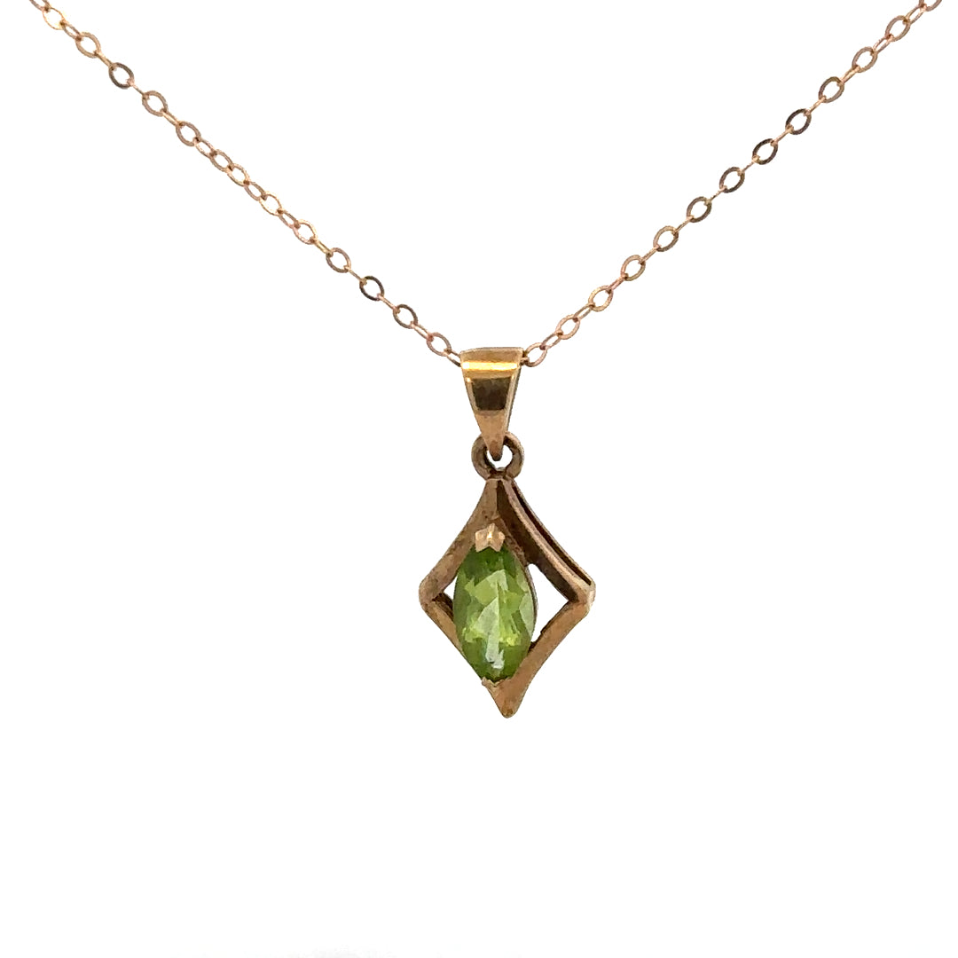 9ct yellow gold chain with pendant, weighing 2.2g, featuring a simple design, unbranded jewelry, displayed on a neutral background.