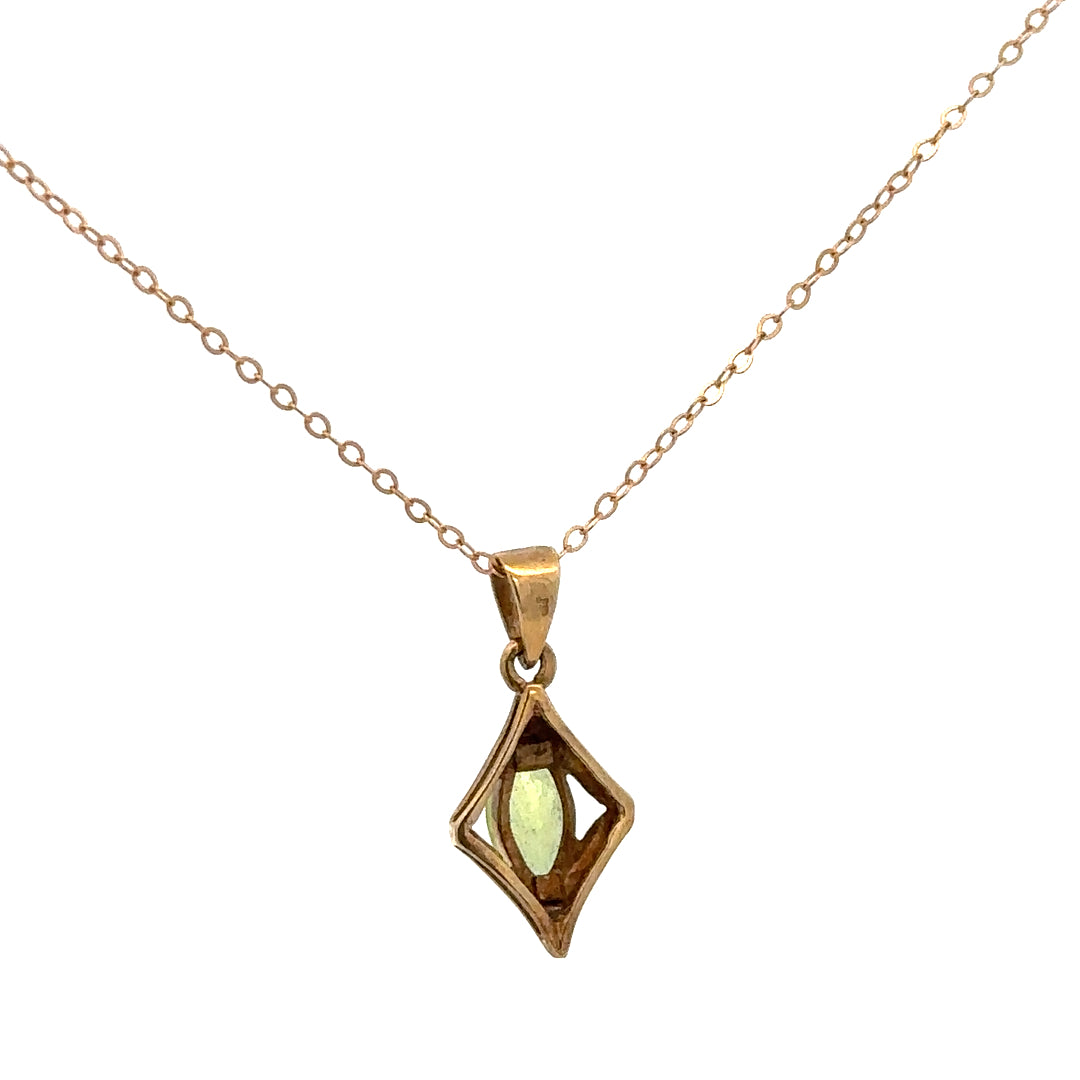 9ct yellow gold chain with pendant, weighing 2.2g, stylish jewelry piece showcasing a simple, elegant design.