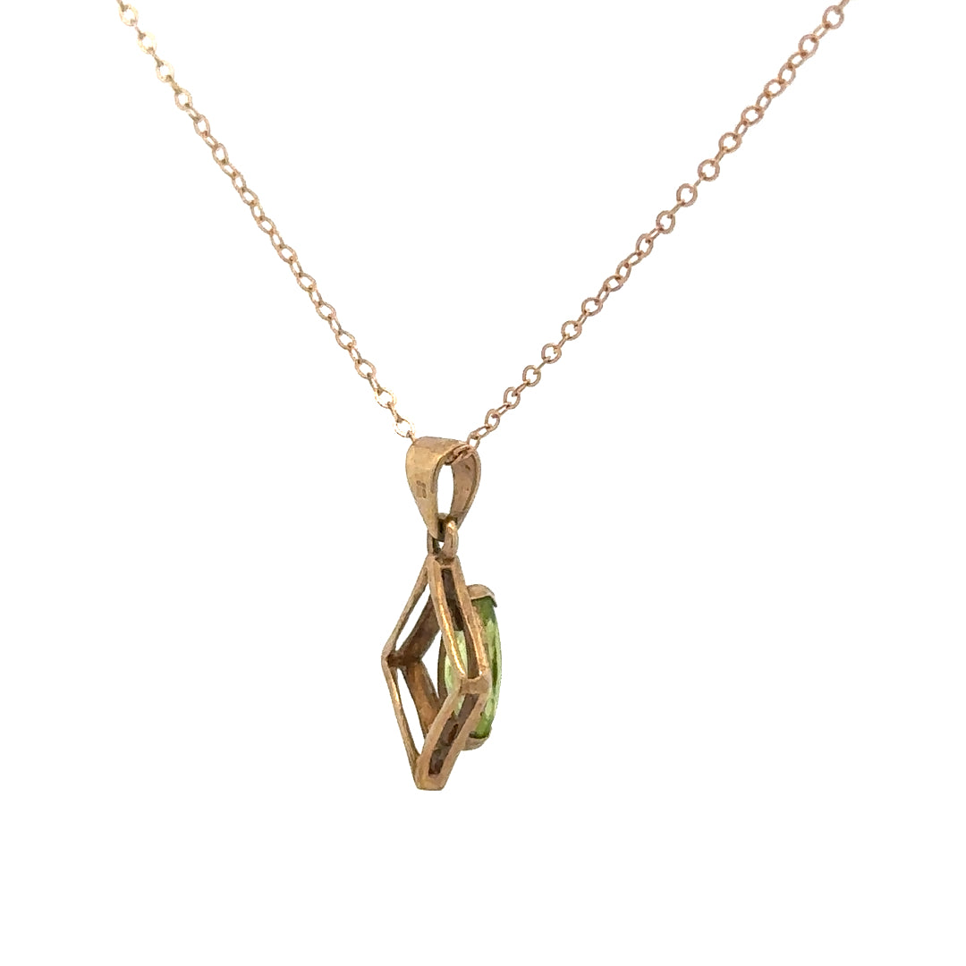 9ct yellow gold chain with pendant, unbranded jewelry, 2.2g, showcasing detailed gold craftsmanship and elegant design.