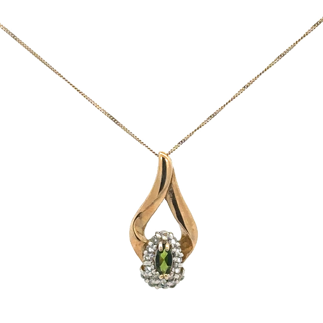 9ct yellow gold chain with pendant, lightweight jewelry, 3g, unbranded, elegant accessory for everyday or special occasions.