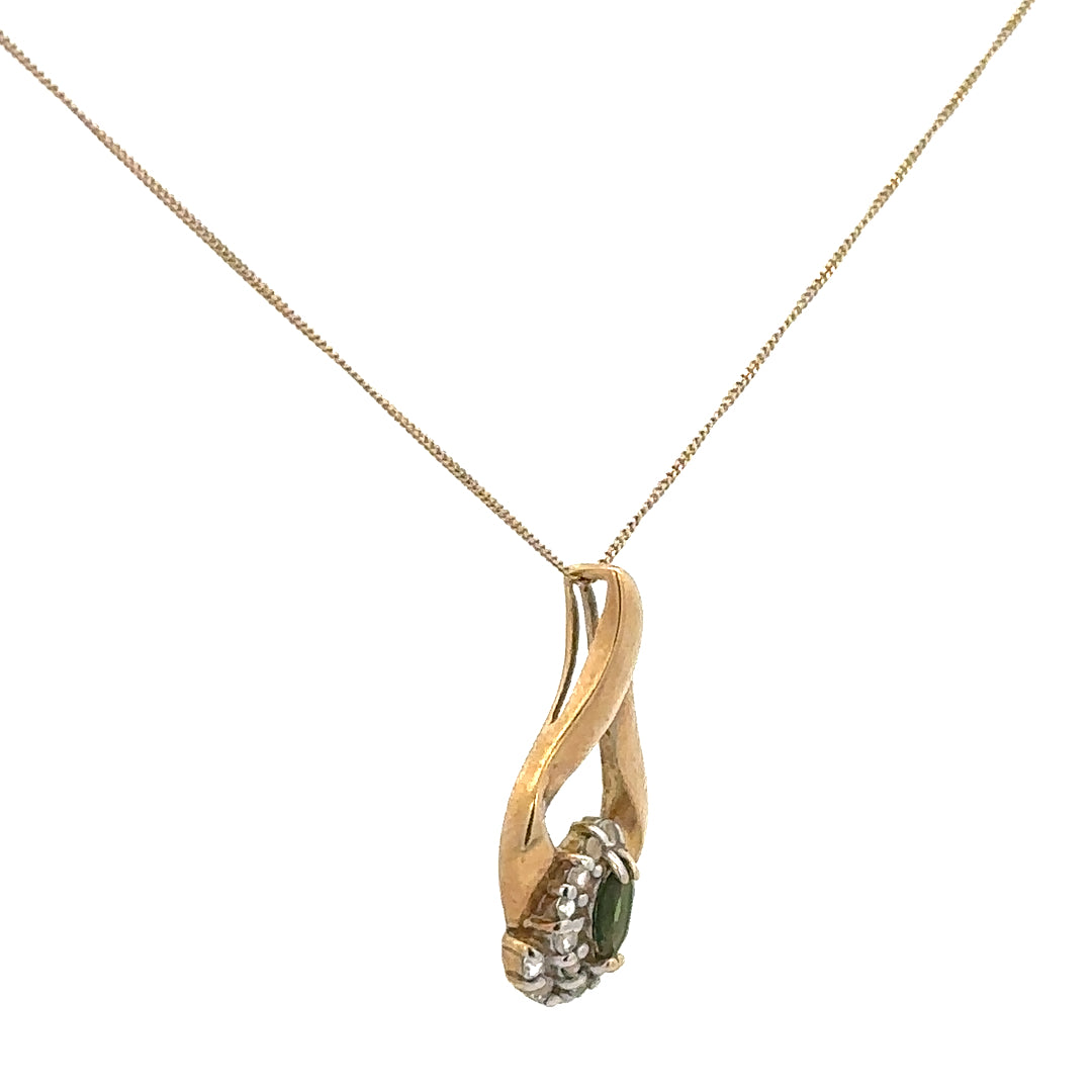 9ct yellow gold chain with pendant, lightweight jewelry accessory, showing the detailed gold chain and elegant pendant design.