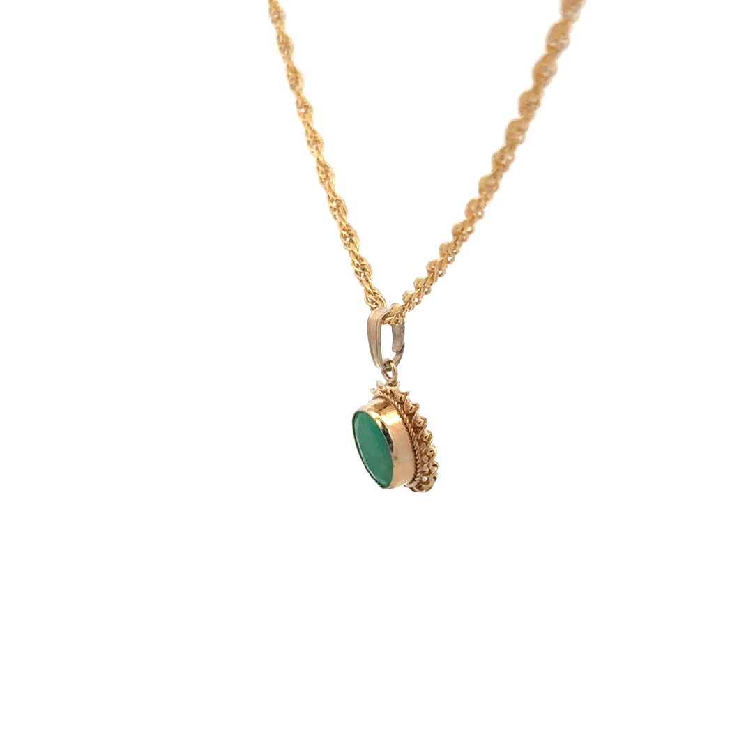 9ct yellow gold chain with matching pendant, 4.6g, unbranded, featuring a simple elegant design for stylish wear