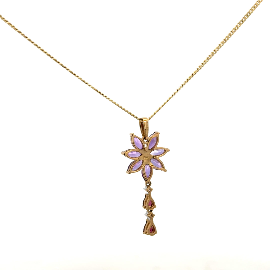 9ct yellow gold chain with pendant, 4g, unbranded jewelry featuring a delicate design and polished finish.